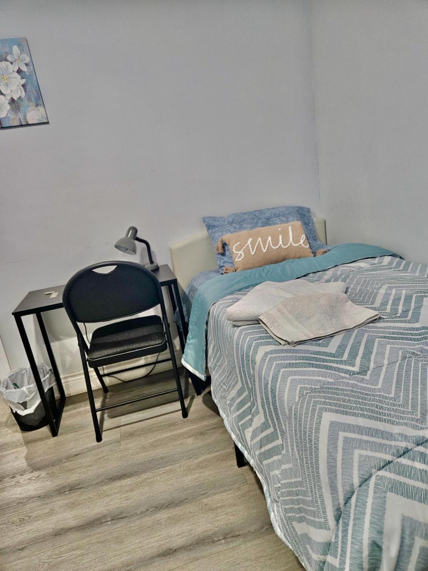 Cozy Room In A Quiet Neighbourhood Τορόντο Εξωτερικό φωτογραφία